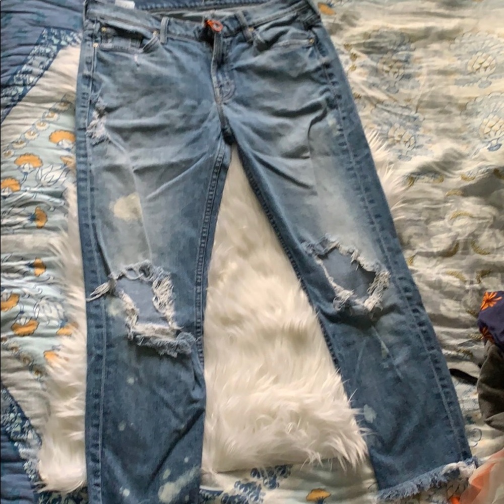 Mother boyfriend jeans.